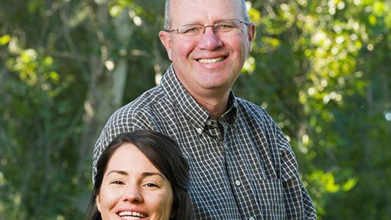 Postdoctoral researcher Leslie Roche (left) and Cooperative Extension specialist Ken Tate work with California ranchers on drought management decisions. (photo: UC Davis)
