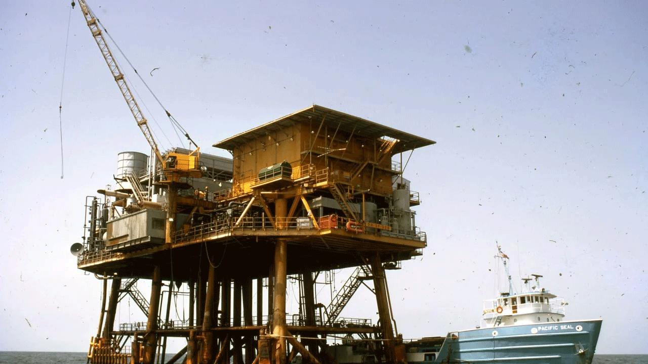 Offshore Oil and Gas History Project, 2001. (Courtesy Lynda Miller)