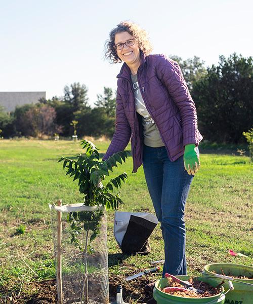 Emily Griswold, senior staff horticulturalist for the UC Davis Arboretum and Public Garden (Matthew Chan/UC Davis)